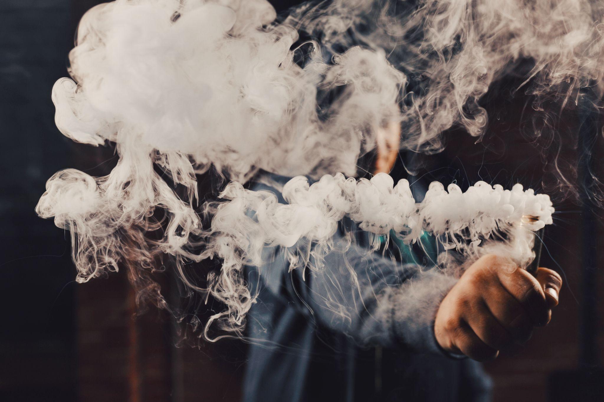 How Long Does Vape Smoke Stay In The Air?